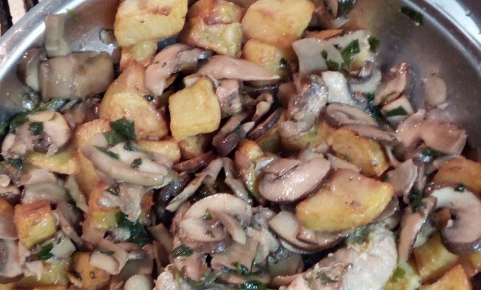 Funghi, patate e salsiccia di bufalo